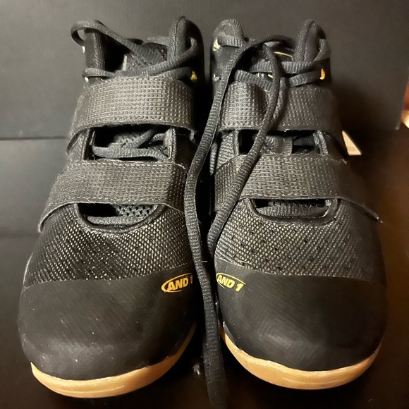 Women’s black AMD1’s | US 6 - Picture 3 of 3